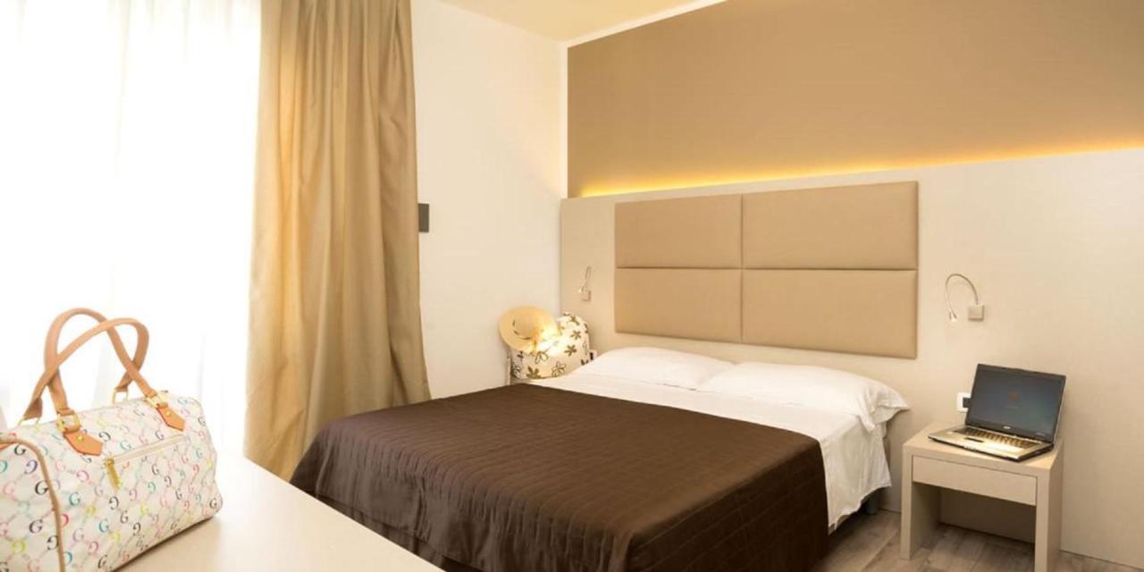 Hotel Trevi Лидо-ди-Езоло Экстерьер фото